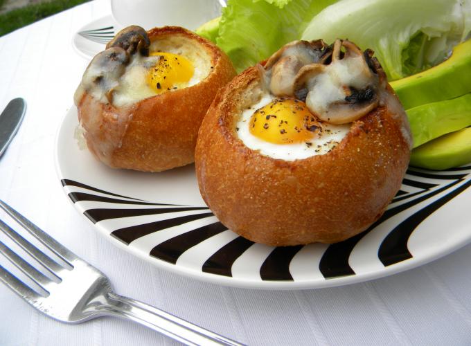 Eggs in a Crusty Bowl of Bread