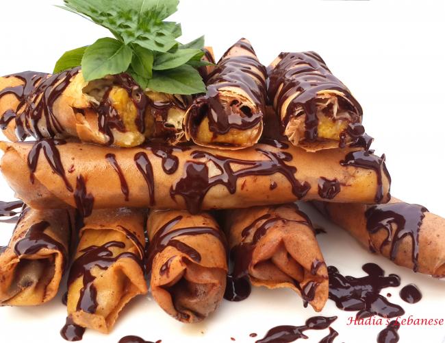 Banana and Chcocolate Spring Rolls....Any chocolate and banana lovers out there? If you are anything like me, you will love these