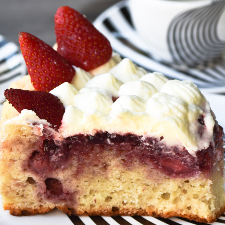 Susie’s Strawberry Cake