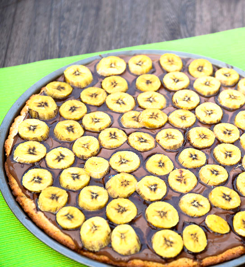 Nutella Banana Pizza